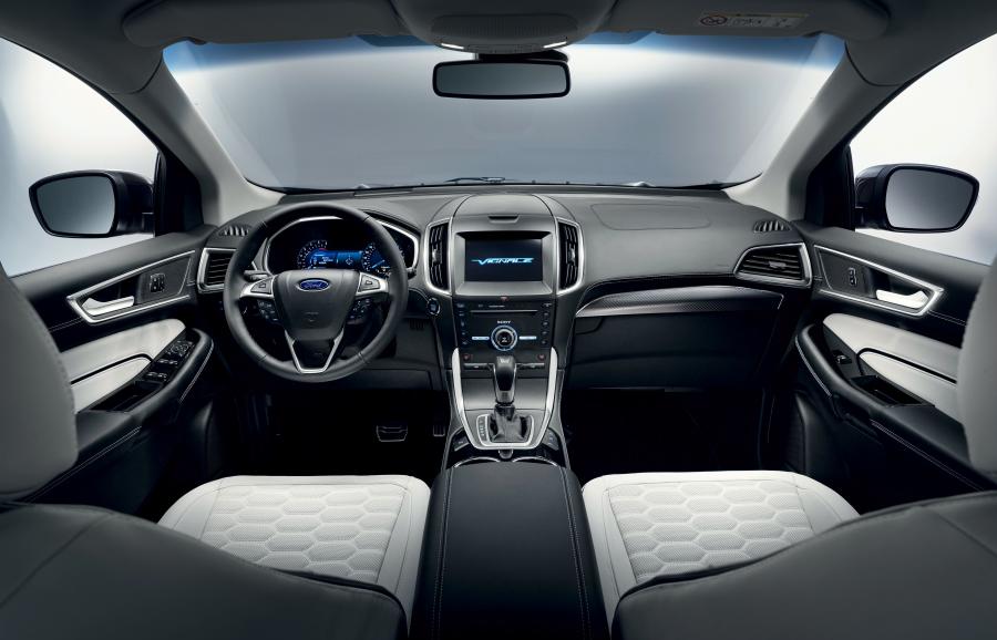 Торпедо Ford Vignale Edge 2016 года  (фото 23 из 24)
